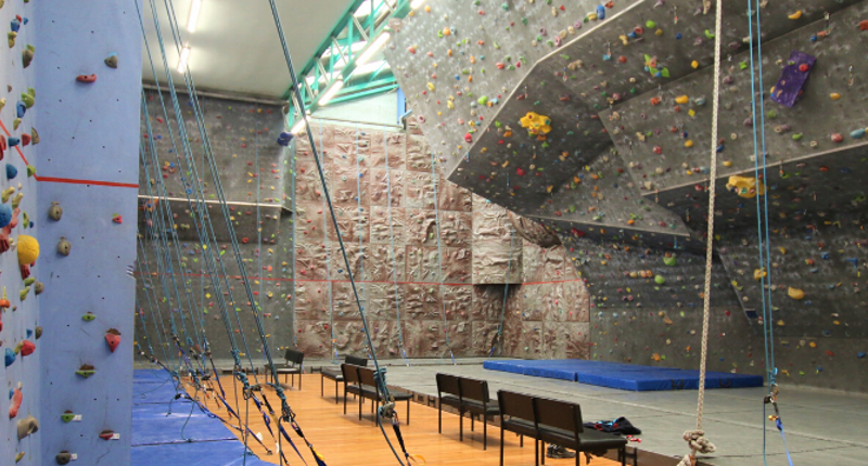 Birkenhead indoor rock climbing walls with ropes